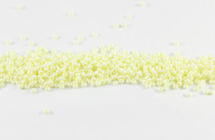 Бисер Чехия круглый 10/0 50г 16286 светло-жёлтый