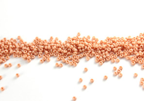 Бисер Чехия круглый 10/0 50г 07332 светло-бежевый