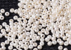 Бисер Чехия круглый 10/0 500г 46112 под жемчуг