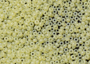 Бисер Чехия круглый 10/0 500г 02153 салатовый