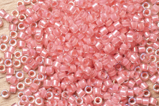 Бисер Япония MIYUKI Delica  11/0 5г DB-0070 розовый радужный с цветной линией