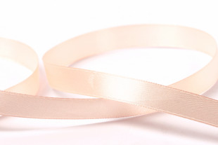 Лента атласная 12 мм 33 м ±2 м №007 персиковый