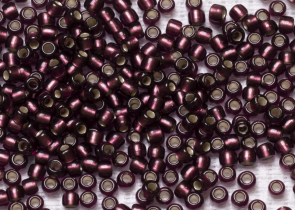 Бисер Япония Toho круглый 11/0 10г 0026CF аметист матовый, серебряная линия внутри