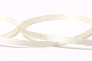 Лента атласная 6 мм ( 1/ 4 ") " Gamma" №008 кремовый