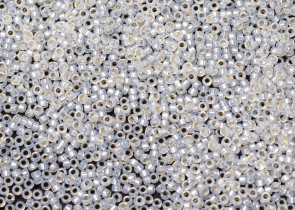 Бисер Япония MIYUKI Seed Beads 15/0 100г 0551 белый опал позолоченная линия внутри