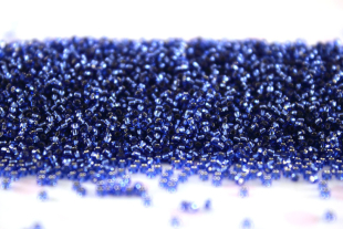 Бисер Япония цилиндрический 15/0 100г 0035 сапфировый с серебряной серединкой (Silver-Lined Sapphire)
