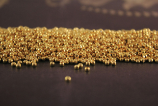 Бисер Япония круглый 11/0 250г PF0557 золотой