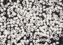 Бисер Япония круглый 11/0 250г 0122 кремово-белый, глянцевый непрозрачный
