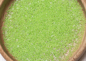 Бисер Япония MIYUKI Seed Beads 15/0 5г 0228 кристалл зеленая линия внутри — фото 5