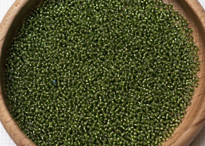 Бисер Япония MIYUKI Seed Beads 15/0 100г 0026 оливковый серебряная линия внутри — фото 5