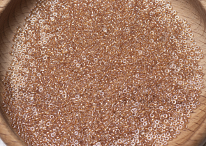Бисер Япония MIYUKI Seed Beads 15/0 100г 1522 медовый кристалл игристый бежевая линия внутри — фото 5