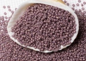 Бисер Япония MIYUKI Seed Beads 15/0 100г 2027 дасти лиловый непрозрачный матовый — фото 3