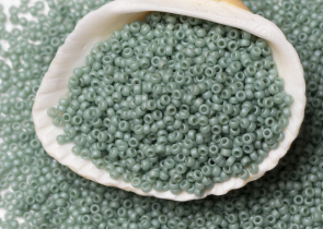 Бисер Япония MIYUKI Seed Beads 15/0 100г 2028 морская пена непрозрачный блестящий матовый — фото 3