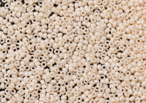 Бисер Япония MIYUKI Seed Beads 15/0 100г 2022 античный бежевый непрозрачный матовый — фото 1
