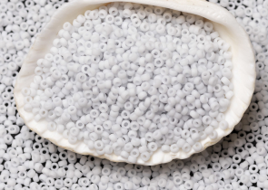 Бисер Япония MIYUKI Seed Beads 15/0 100г 2026 бледно-голубой серый непрозрачный матовый — фото 3