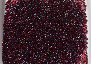 Бисер Япония MIYUKI Seed Beads 15/0 5г 0367 рубин радужный гранатовая линия внутри — фото 4