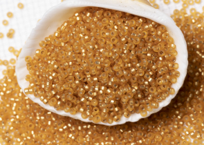 Бисер Япония MIYUKI Seed Beads 15/0 100г 0004F тёмно-золотой матовый серебряная линия внутри — фото 3