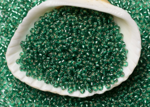 Бисер Япония MIYUKI Seed Beads 15/0 5г 0017 изумрудный серебряная линия внутри — фото 3