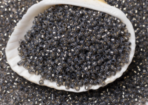 Бисер Япония MIYUKI Seed Beads 15/0 5г 0650 окрашенный рустикальный серый алебастр серебряная линия внутри — фото 3