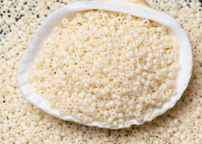Бисер Япония MIYUKI Seed Beads 15/0 100г 0492FR кремовый непрозрачный радужный матовый — фото 3