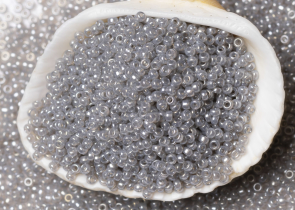 Бисер Япония MIYUKI Seed Beads 15/0 100г 0526 серебристо-серый цейлон — фото 3
