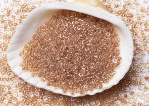 Бисер Япония MIYUKI Seed Beads 15/0 100г 1522 медовый кристалл игристый бежевая линия внутри — фото 3