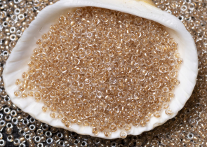Бисер Япония MIYUKI Seed Beads 15/0 5г 0234 кристалл металлизированный игристый золотая линия внутри — фото 3
