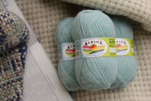 Пряжа ALPINA " ALPACA POLLO" 80% альпака, 20% акрил 4 * 50г 125 м 02 св. персиковый. Цена за упаковку 4 шт — фото 4